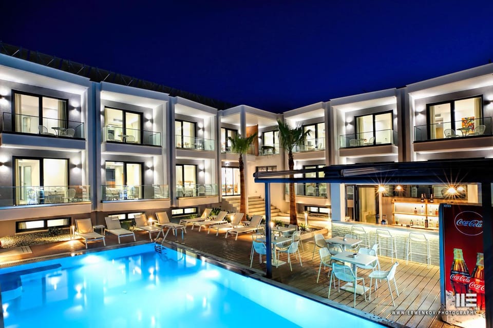 Property building, Swimming pool