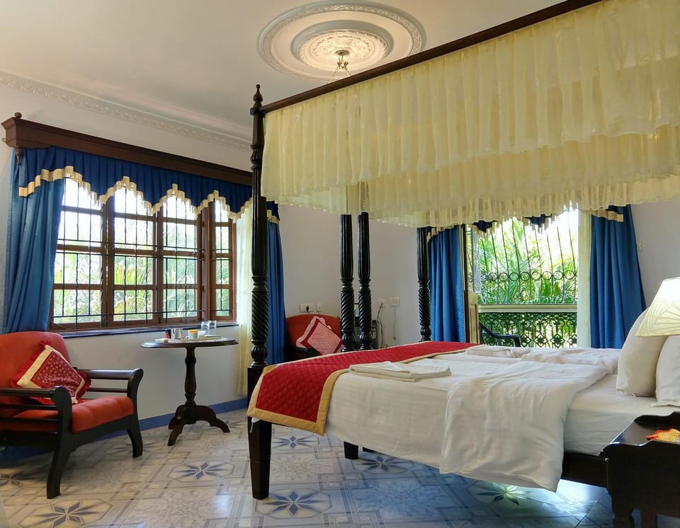 Bed, Bedroom, Garden view