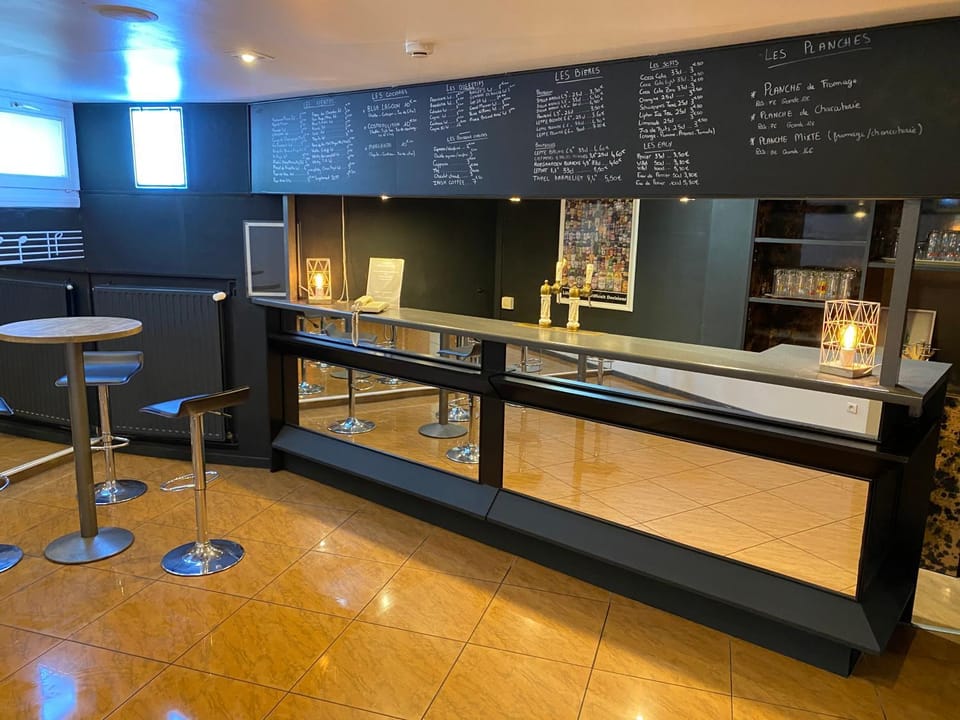 Lounge or bar