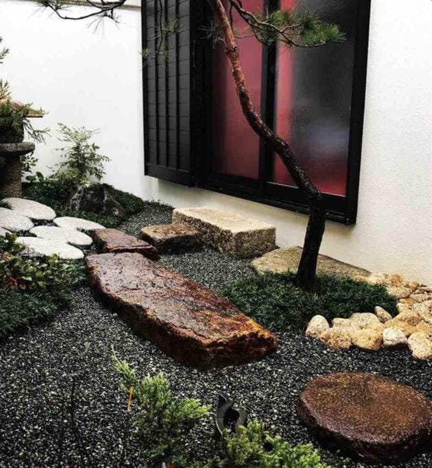 宿本陣幸村 120平米百年古民家 私家庭院 战国水墨画 地铁4分钟 直达心斋桥 Apartment in Osaka