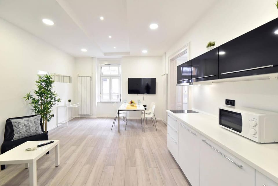 Communal lounge/ TV room, TV and multimedia, Living room, Seating area, Dining area