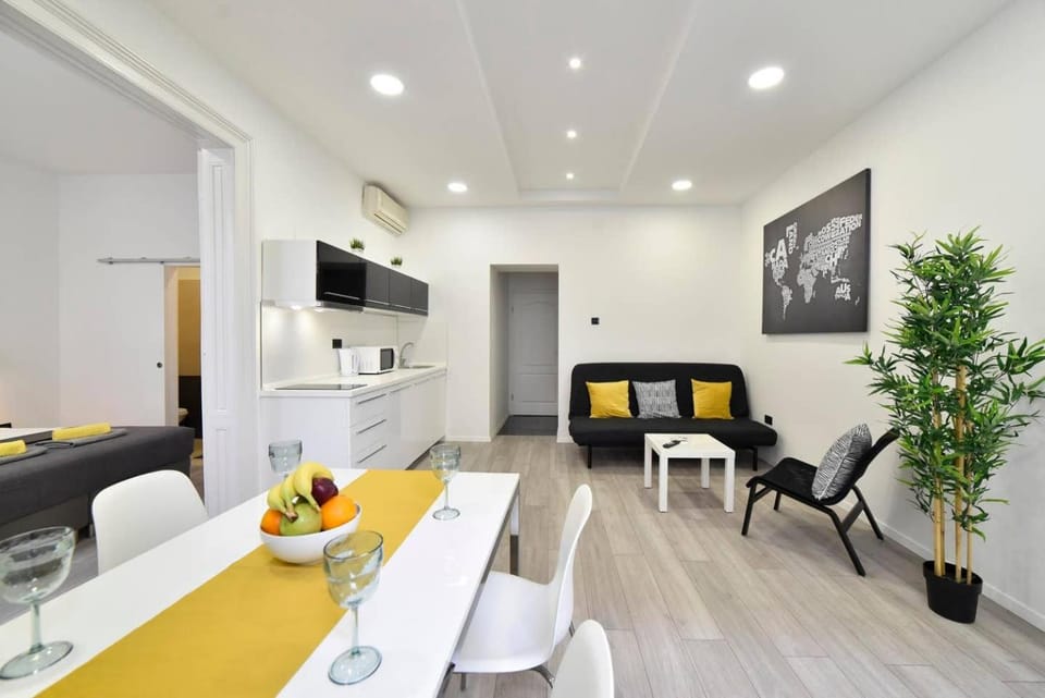 Kitchen or kitchenette, Living room, Seating area