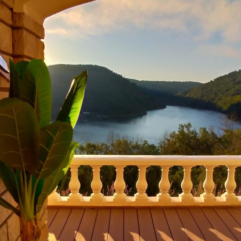 Nearby landmark, Day, Natural landscape, View (from property/room), Balcony/Terrace, Lake view, Mountain view, River view