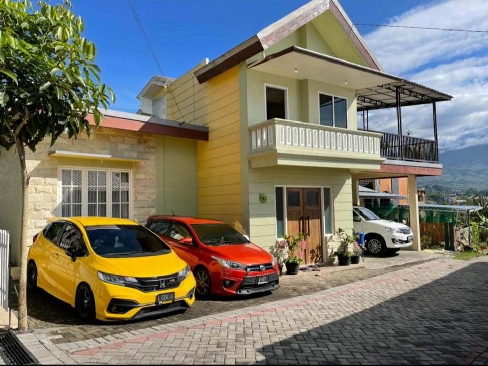 Omah Wilis House in Batu