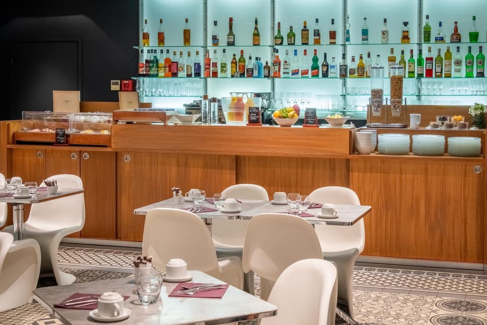 Restaurant/places to eat, Banquet/Function facilities