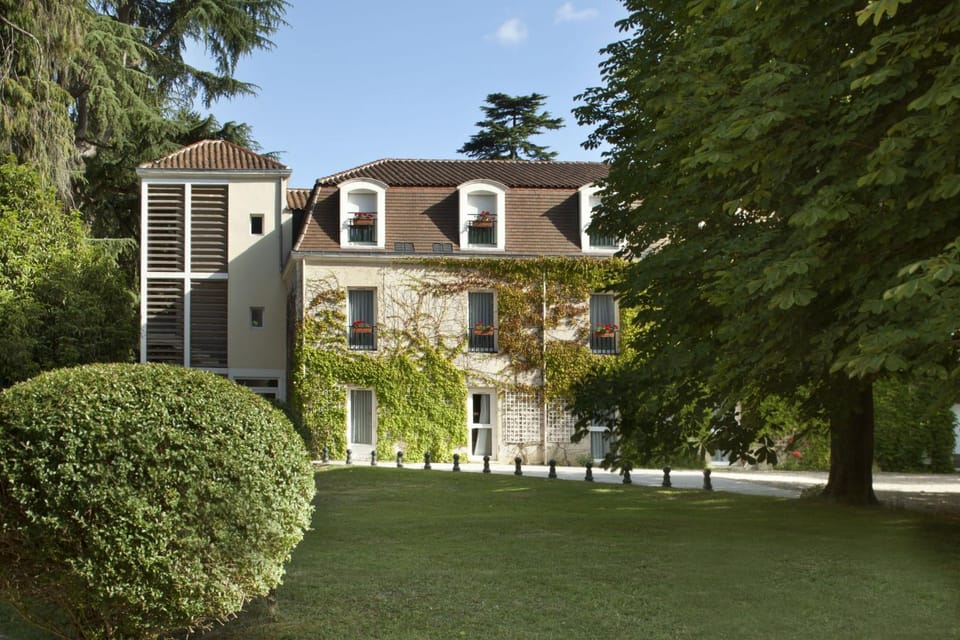 Facade/entrance, Garden