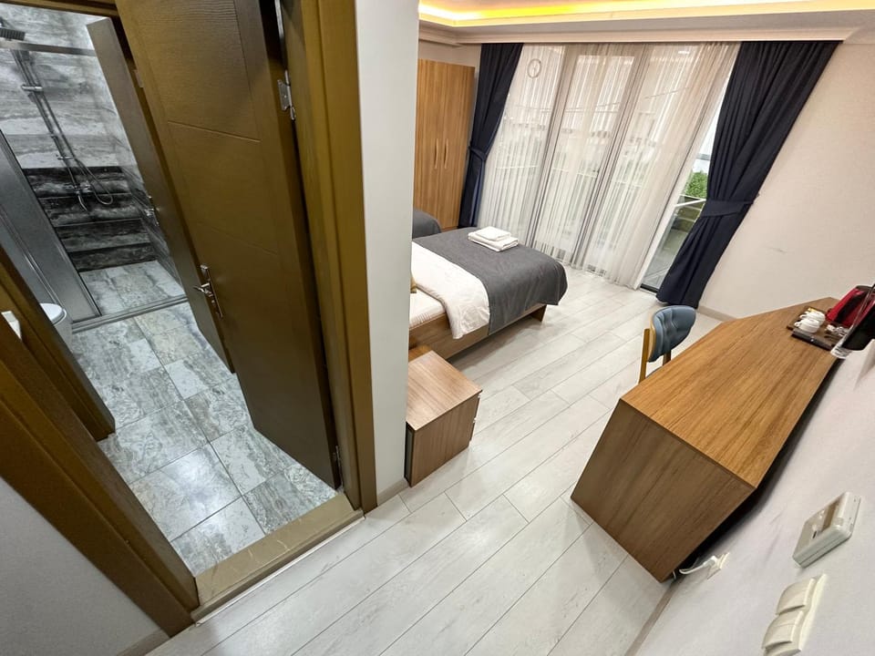 Bed, Photo of the whole room, Seating area, Bedroom, wardrobe
