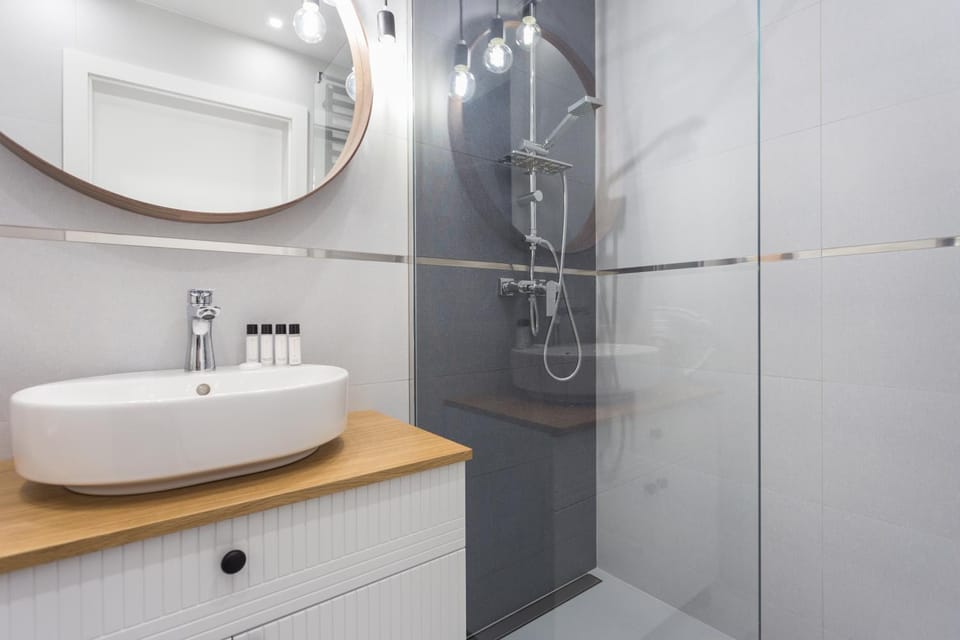 Shower, Bathroom