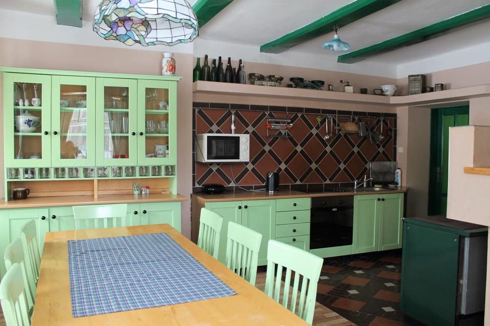 Dining area, kitchen