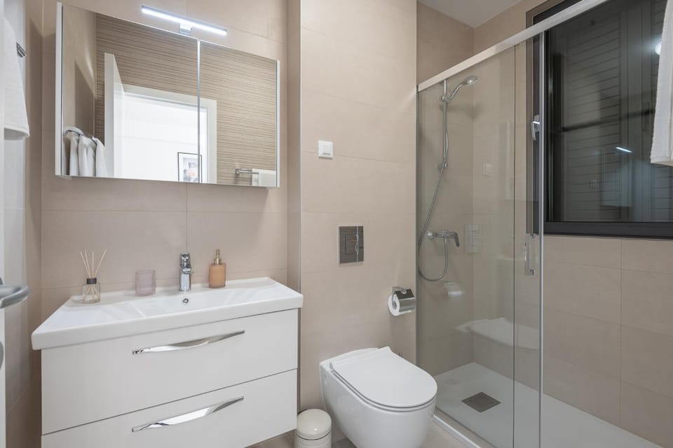 Shower, Toilet, Bathroom