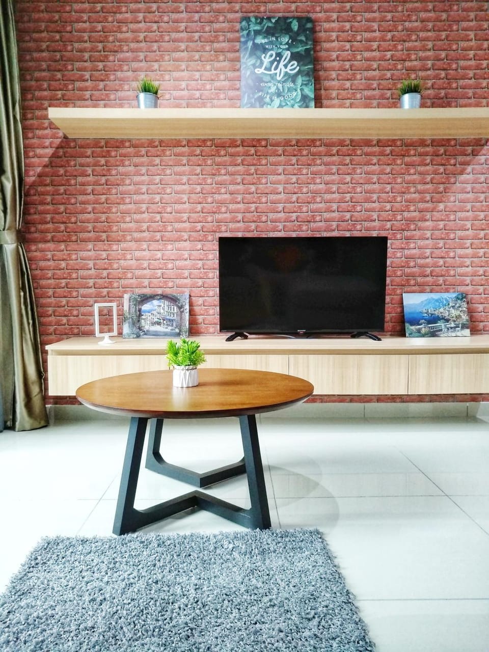 Happy Family,I-City Block C, Shah Alam # 2R2B# FREE WIFI & PARKING Apartment in Selangor, Malaysia