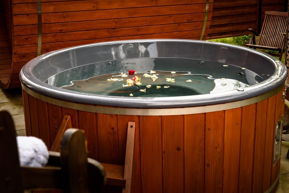 Hot Tub, Hot Tub