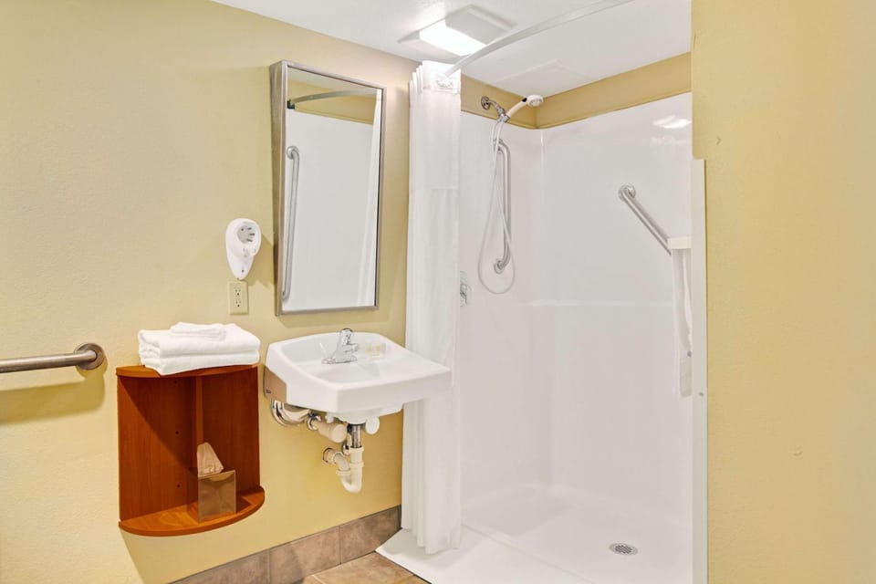 Bathroom, Photo of the whole room, On site