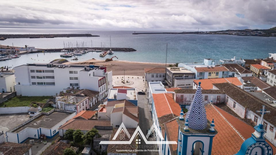 Bird's eye view, City view, Sea view, Street view