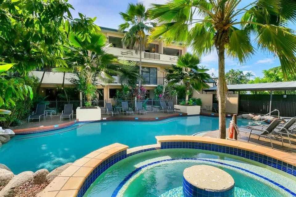 Escape for Two - A Boutique Tropical Treasure Apartment in Port Douglas
