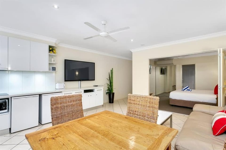Escape for Two - A Boutique Tropical Treasure Apartment in Port Douglas
