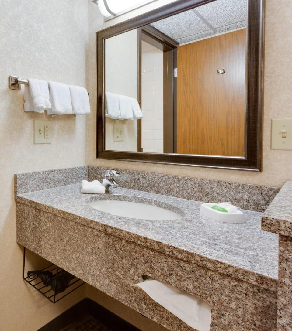 Bathroom, towels