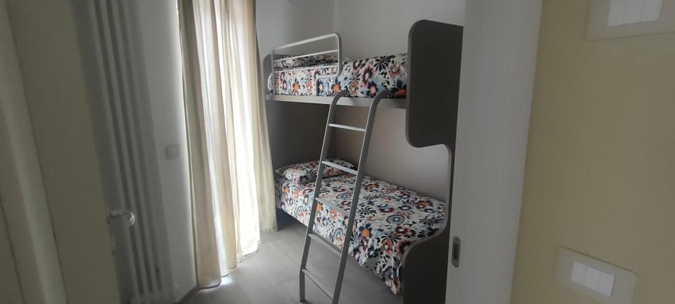 bunk bed
