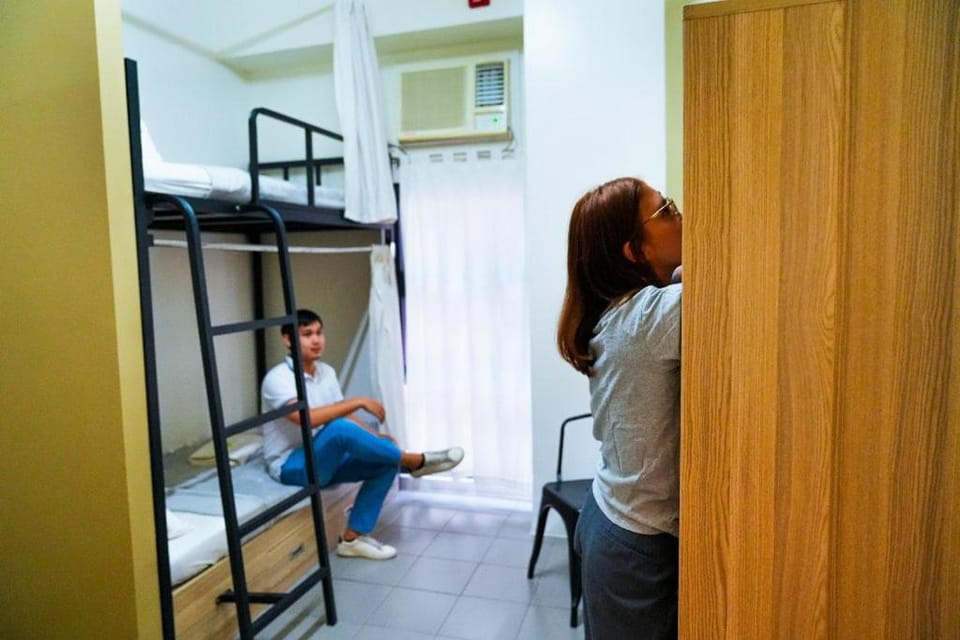 The City Flats Amorsolo Hostel in Pasay