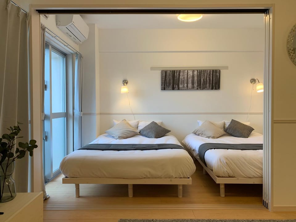 Photo of the whole room, Bedroom