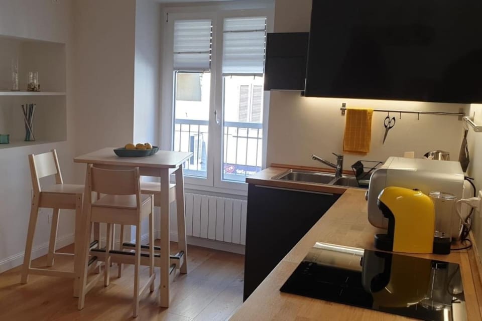 Kitchen or kitchenette, Living room, Dining area