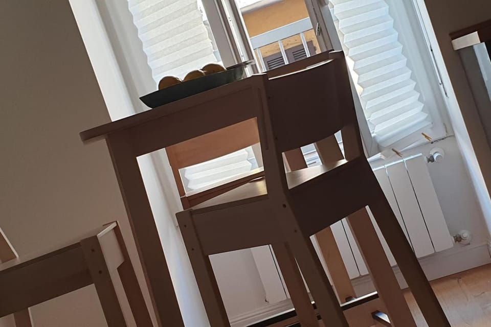 Kitchen or kitchenette, Seating area, Dining area