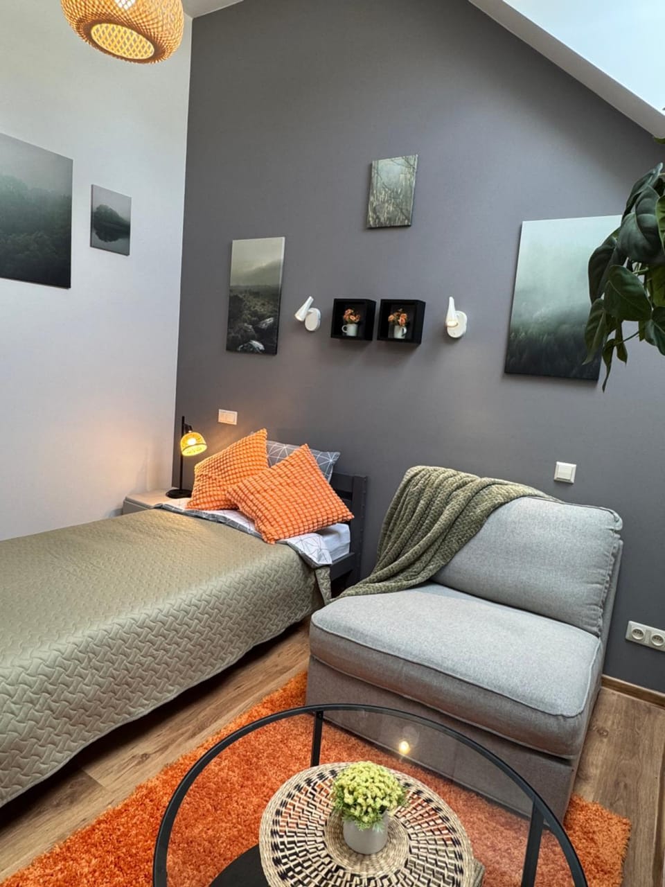 Living room, Seating area
