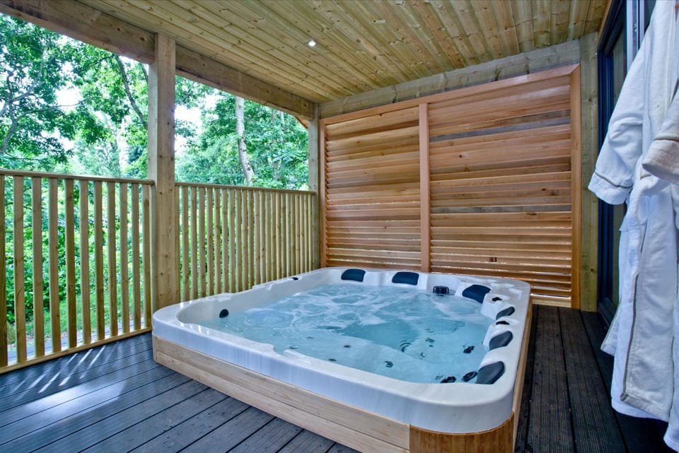 Natural landscape, Hot Tub, towels
