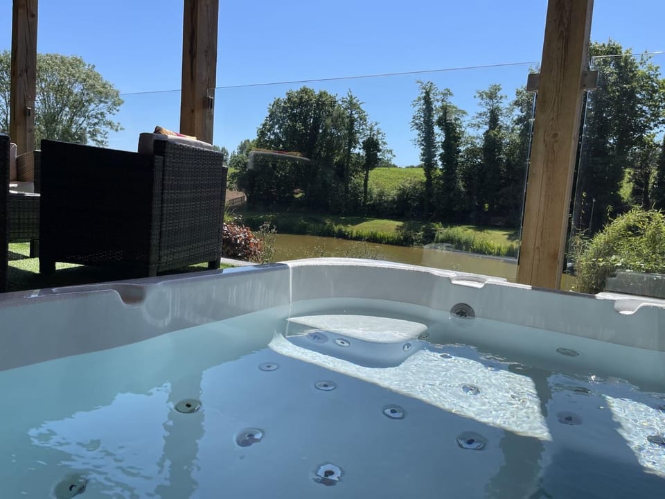 Natural landscape, Garden, Hot Tub
