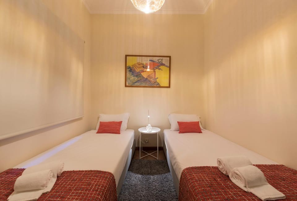 LovelyStay - Heritage Collection House with 4Bedrooms House in Porto