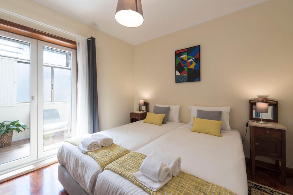 LovelyStay - Heritage Collection House with 4Bedrooms House in Porto