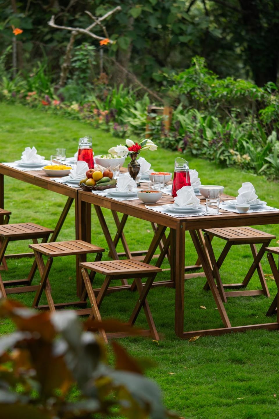 Garden, Food and drinks, Dining area, Food