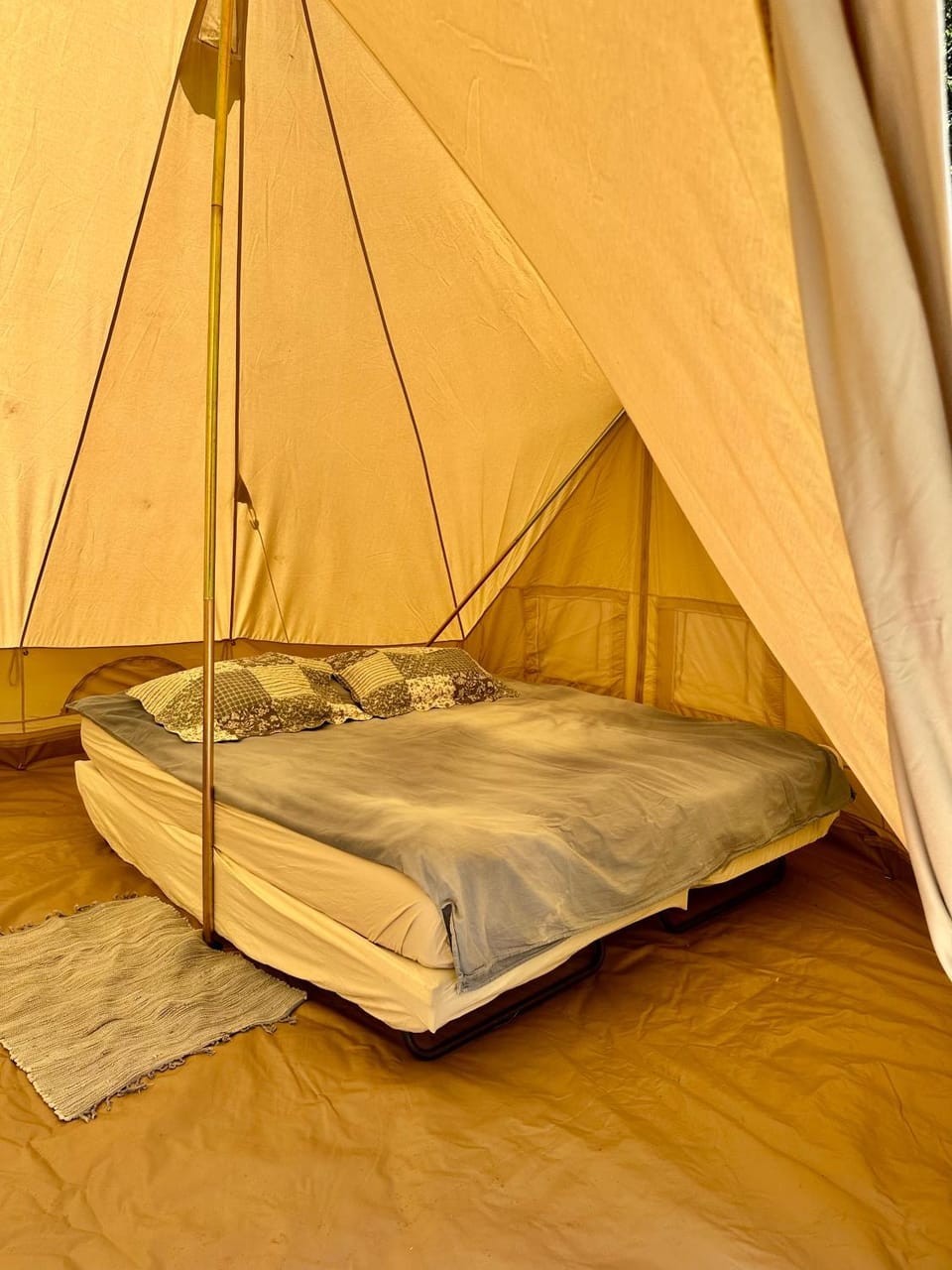 Giant Canvas Rental Tent Agro-turismo Quinta da Fonte Luxury tent in Portugal