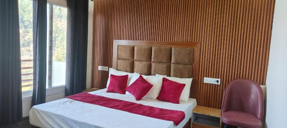 Sunny Pines Resort Hotel in Uttarakhand