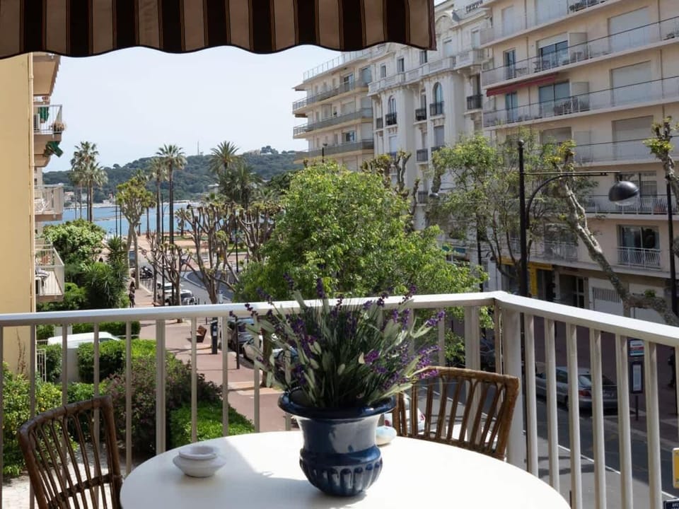 Le Libecio, appart près des plages, plein centre, confortable House in Antibes