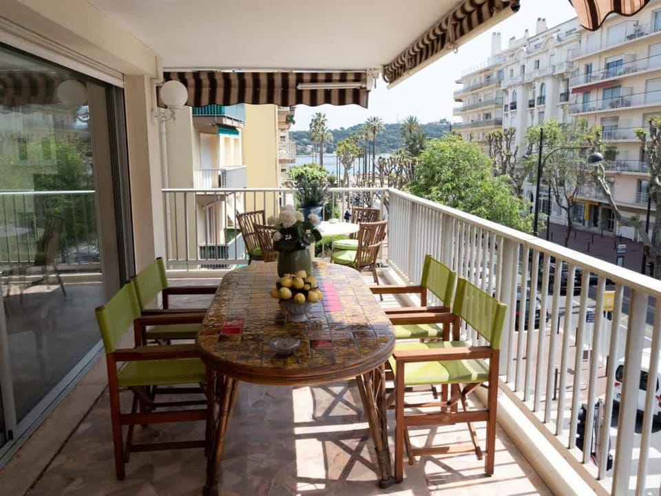 Le Libecio, appart près des plages, plein centre, confortable House in Antibes