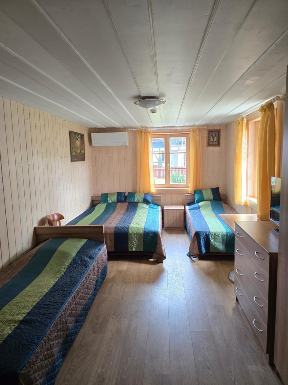 Photo of the whole room