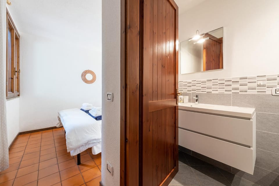 Bed, Bathroom, Bedroom, towels