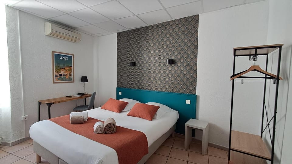 Hôtel L'Herbier d'Orange - Accueil Vélo Hotel in Provence-Alpes-Côte d'Azur