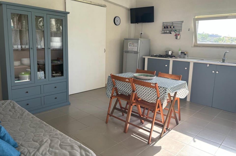 TV and multimedia, Kitchen or kitchenette