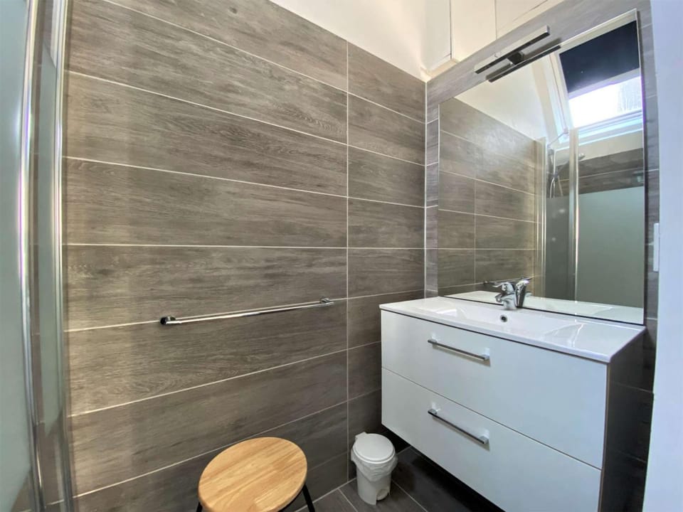 Appartement rénové au Château de Trestraou avec parking, proche plage et commerces - FR-1-368-163 Apartment in Perros-Guirec
