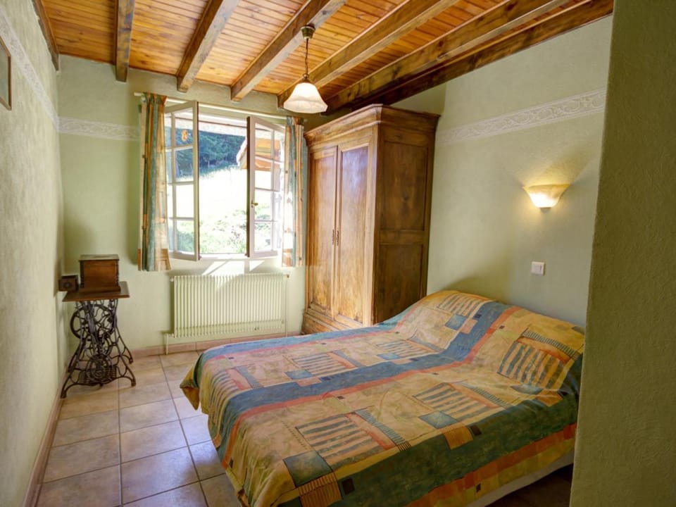 Gîte authentique avec cheminée, animaux admis et WiFi en bordure de forêt - FR-1-496-127 House in Auvergne-Rhône-Alpes