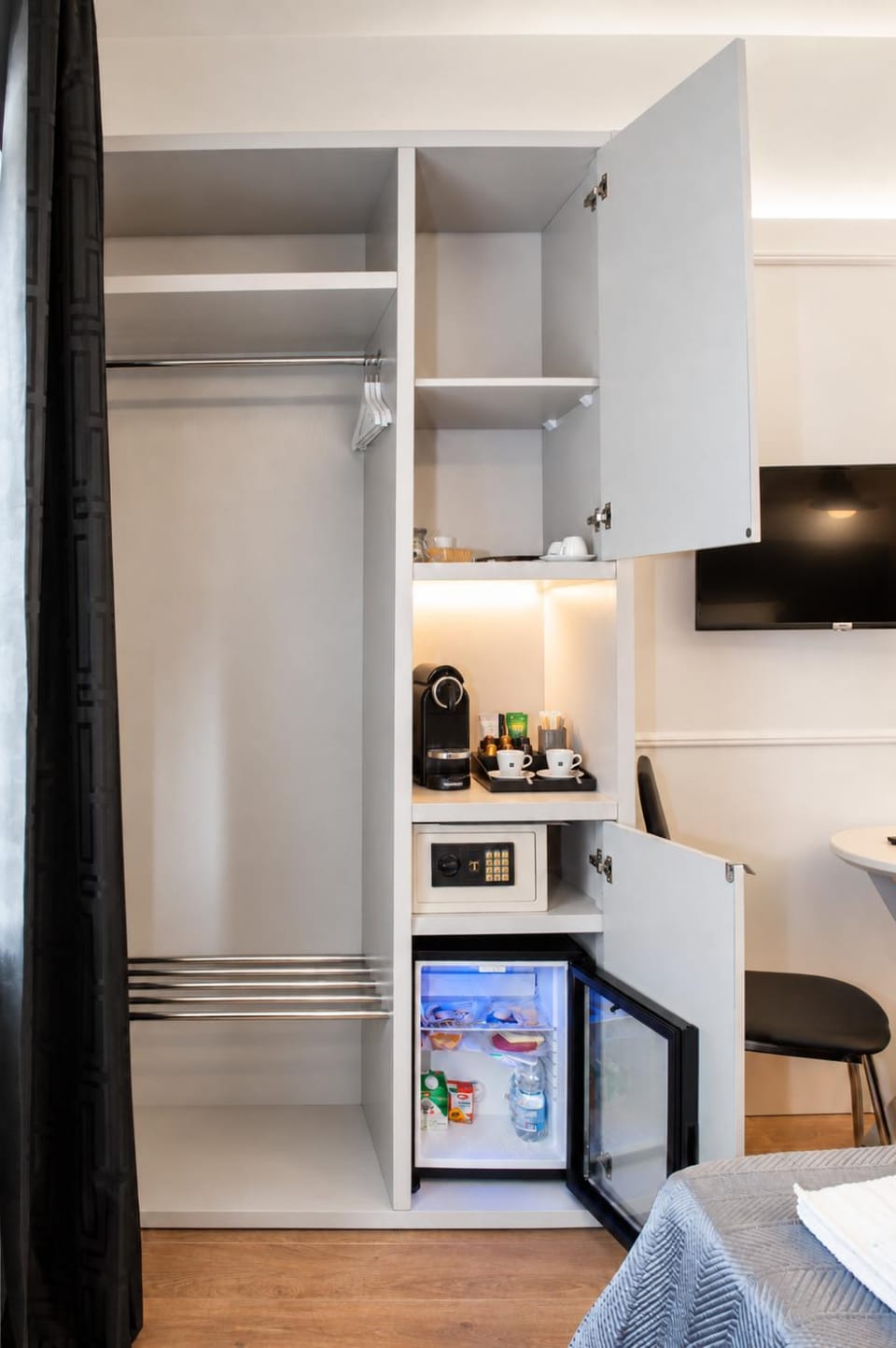 TV and multimedia, Coffee/tea facilities, Bedroom