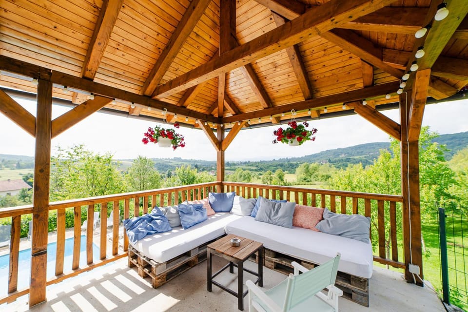 Jankovi Dvori Bed and Breakfast in Lika-Senj County