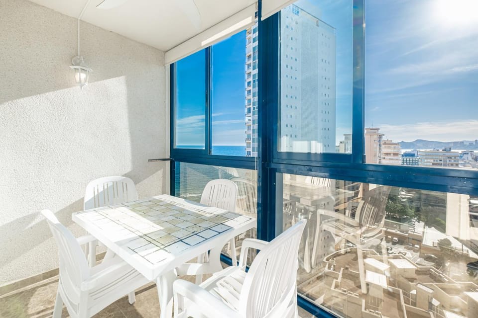Day, Natural landscape, View (from property/room), Balcony/Terrace, Dining area, City view, Sea view