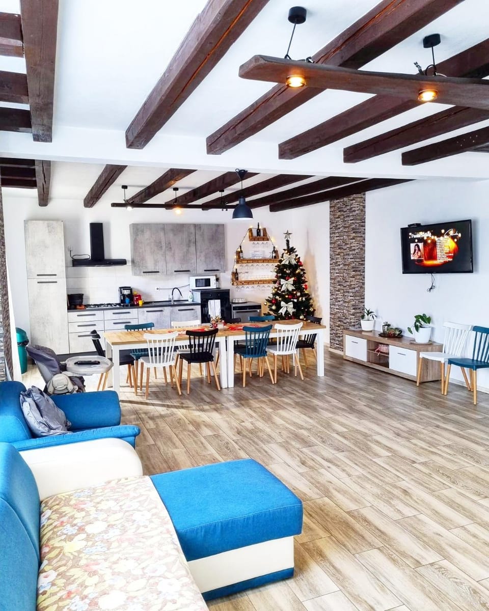 Cabana Căsaru Bed and Breakfast in Romania