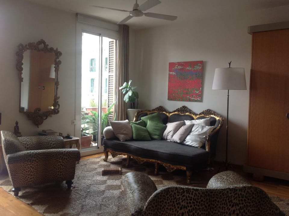 Spacious & Comfortable flat in centric Eixample Apartment in Barcelona