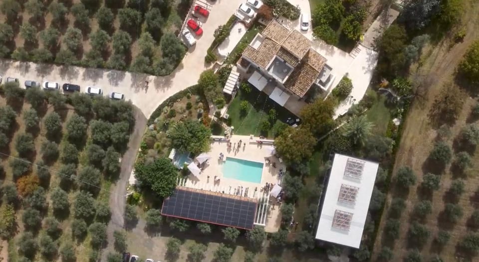 Property building, Bird's eye view, Garden view, Landmark view, Swimming pool