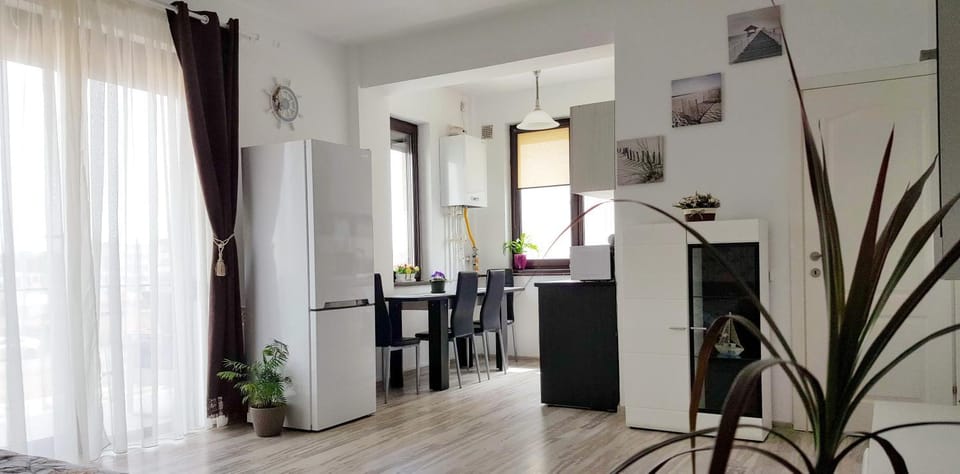 Living room, Seating area, Dining area, Communal kitchen