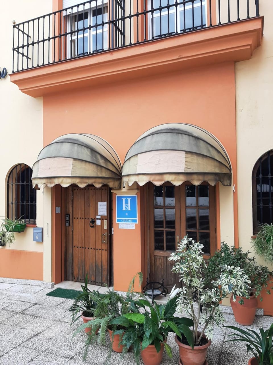 Property building, Facade/entrance